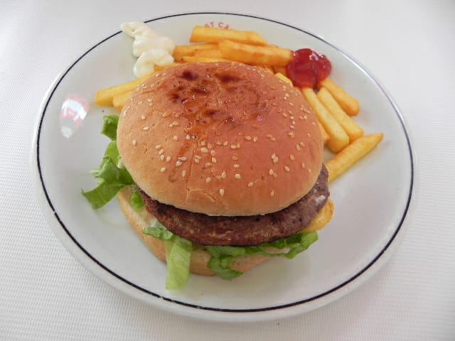 El Faro hamburger tabağı
